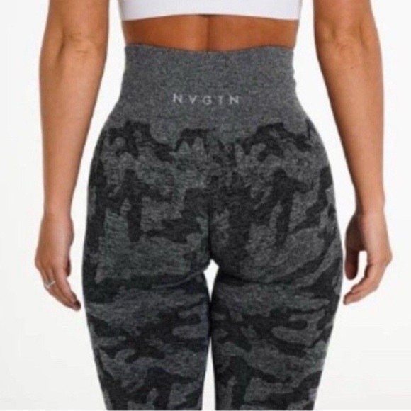 Camo NVGTN slimming, high waisted super stretchy leggings. Small. Camouflage - Picture 6 of 7